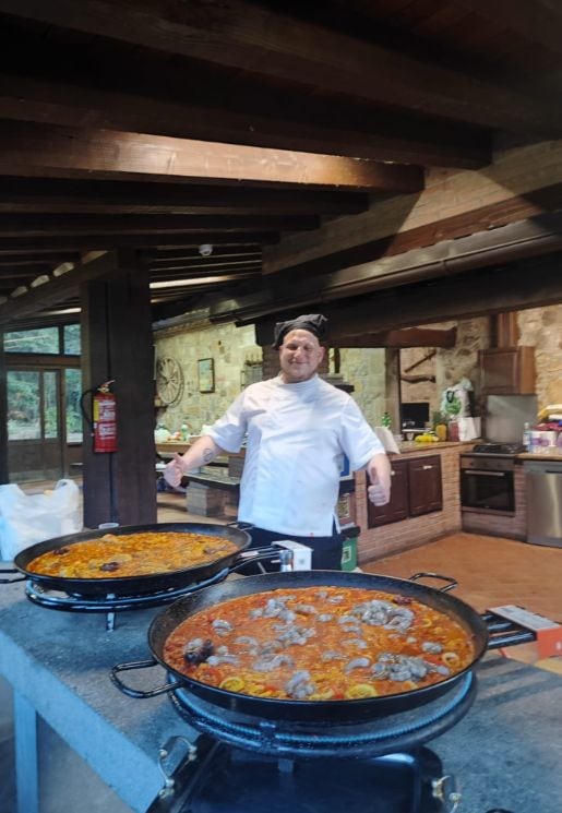 giant paella